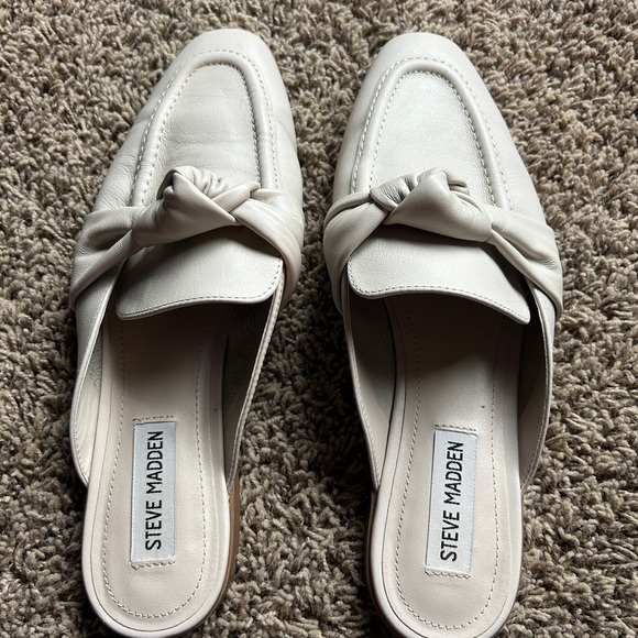 Steve Madden Chart Mule - Picture 1 of 3